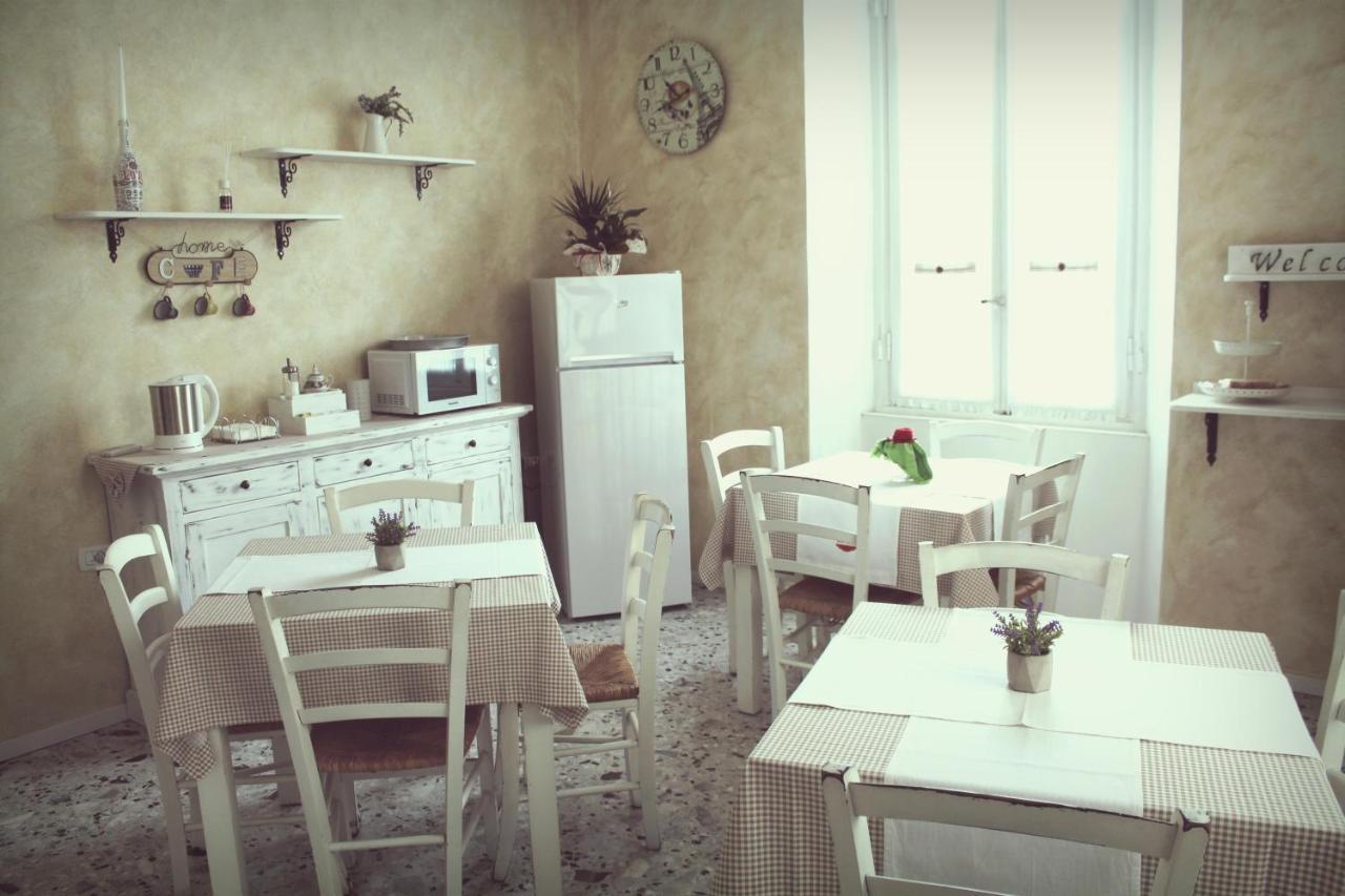 B&B Red House Garlate Екстериор снимка