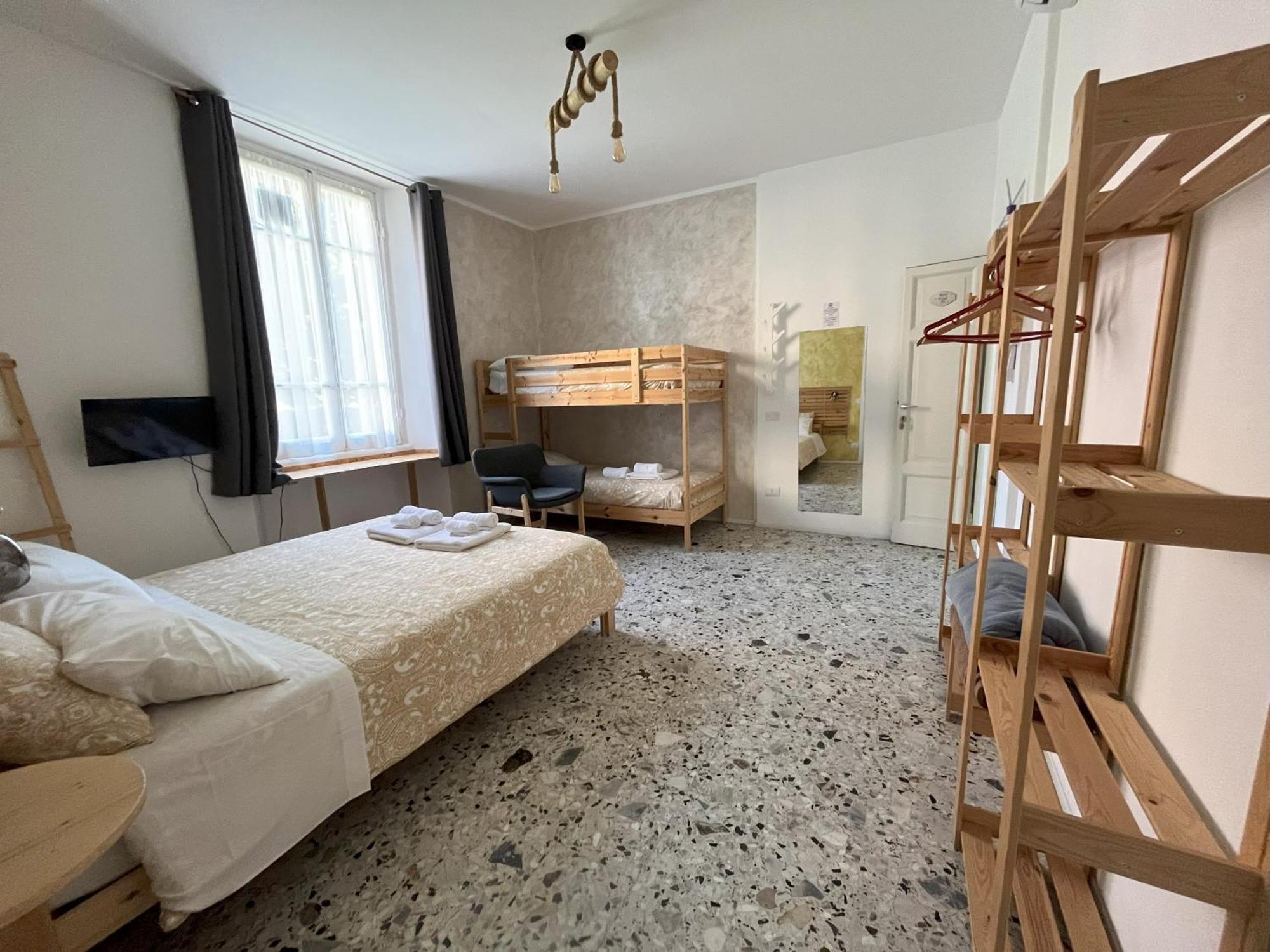 B&B Red House Garlate Екстериор снимка