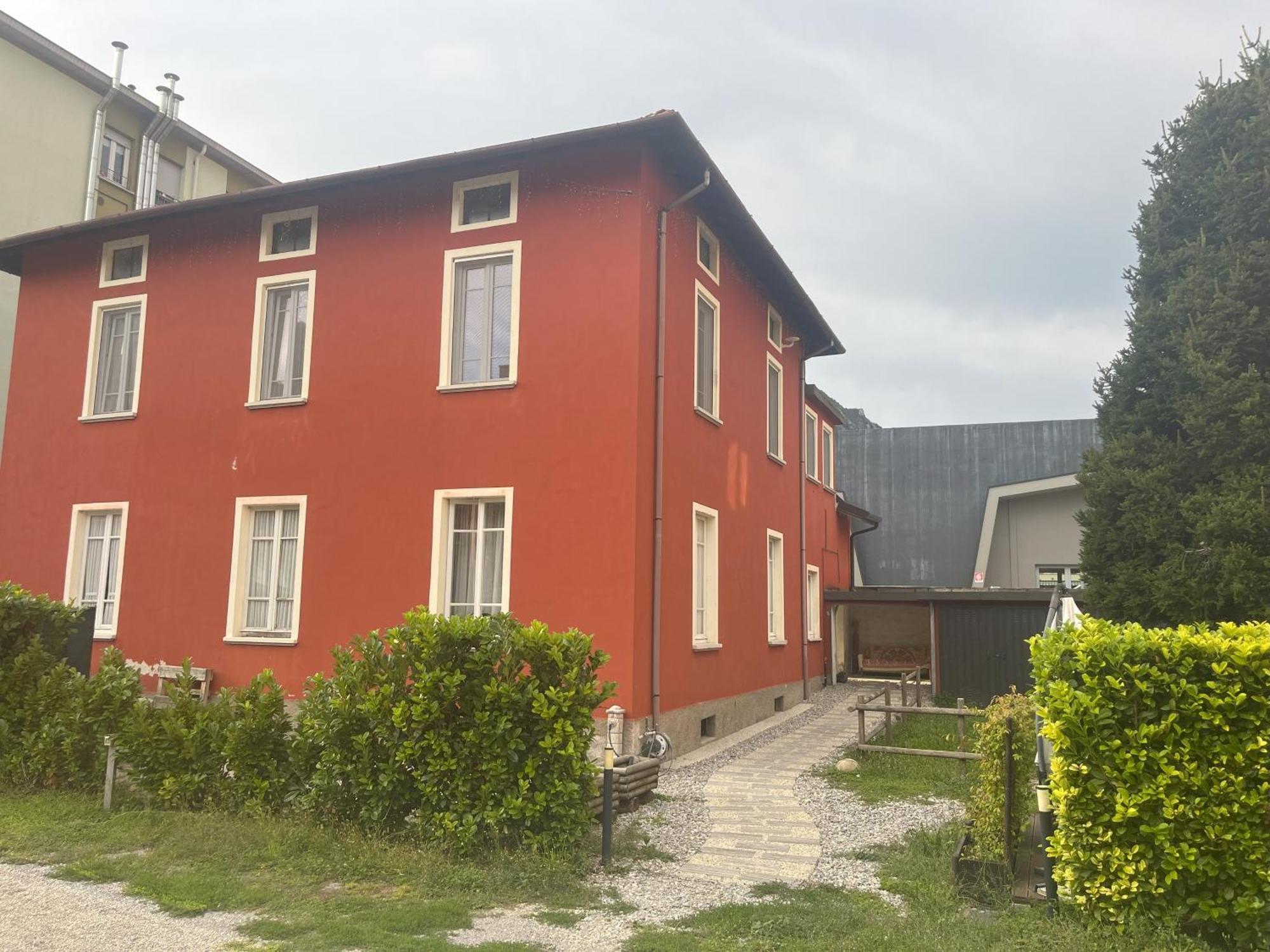 B&B Red House Garlate Екстериор снимка